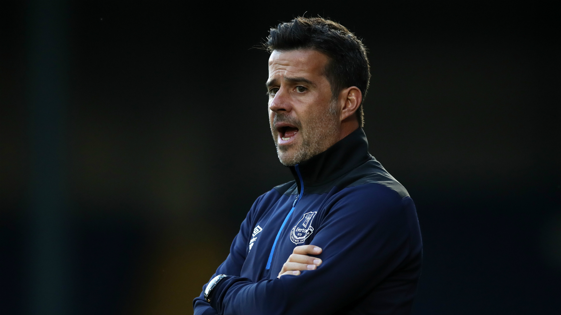 她会调整握 她会调整握